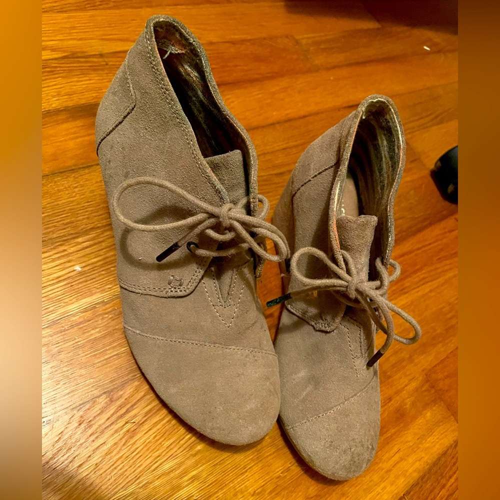Toms Wedges size 7.5